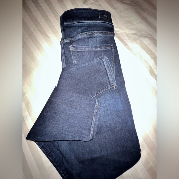 Like new petite 6/28 Los Angeles Liverpool high rise ankle jeans! - Picture 3 of 9